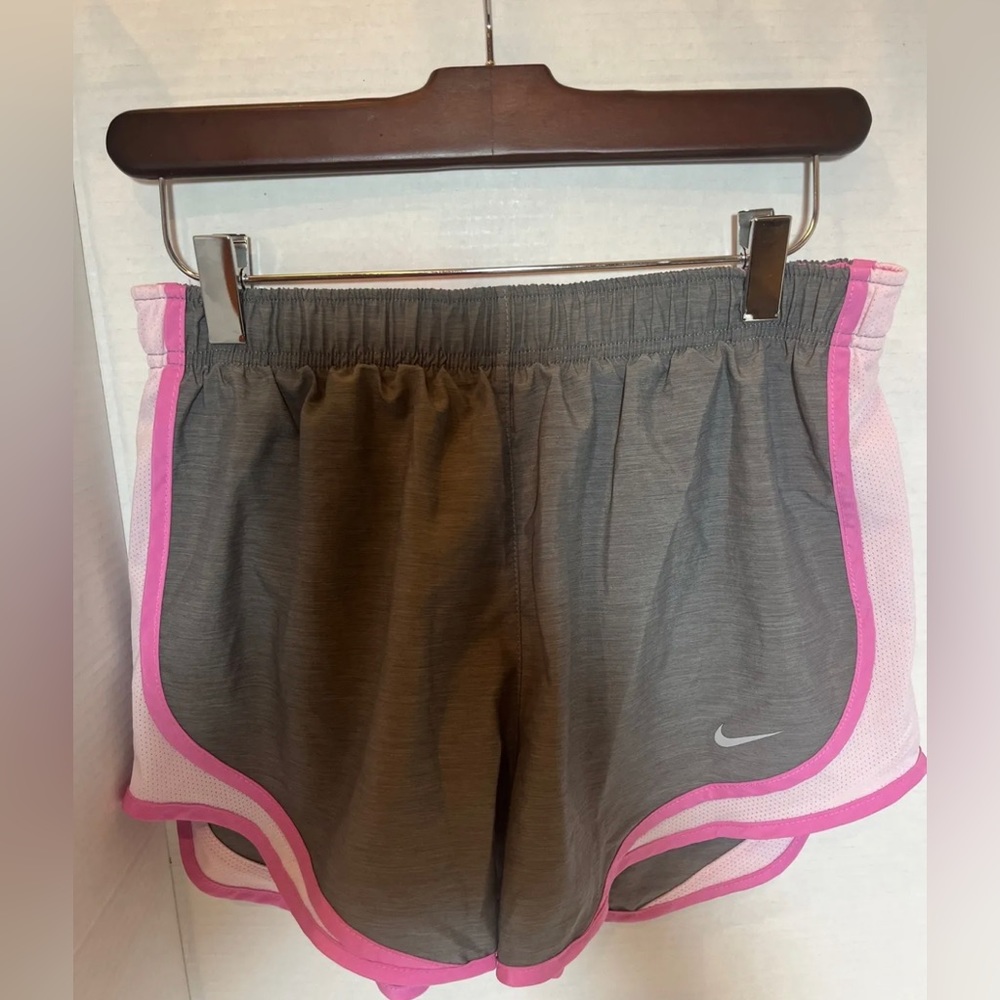 PRE-OWNED NIKE WOMEN'S DRY FIT TEMP SHORTS- GRAY & PINK- MEDIUM - Picture 3 of 5
